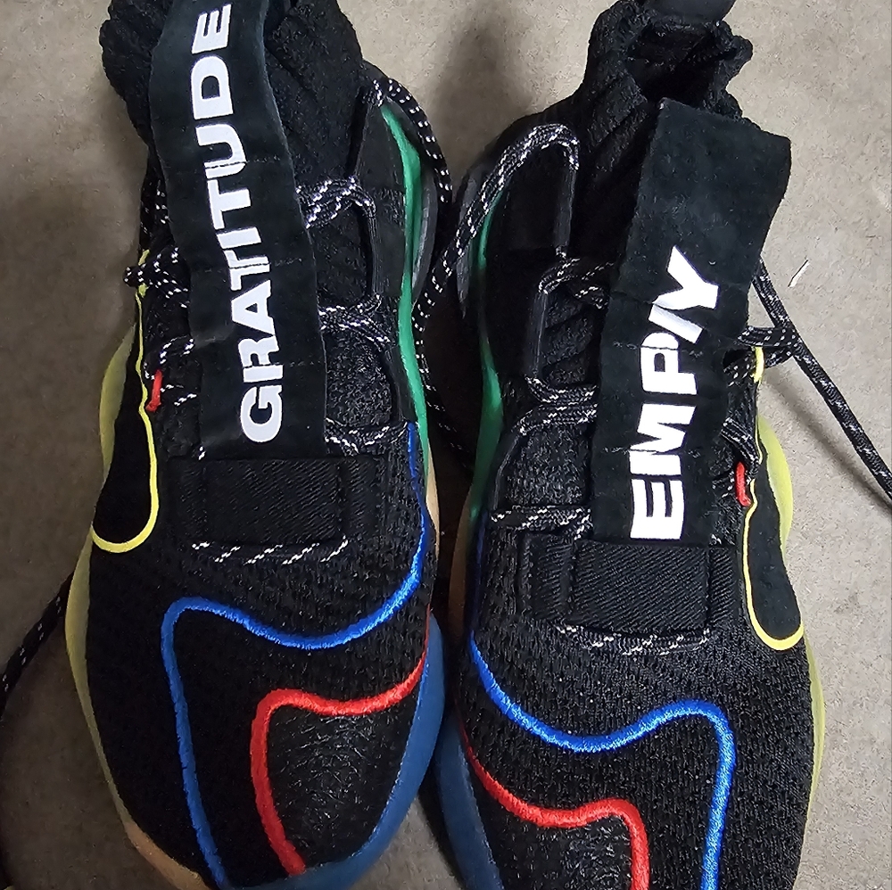 Adidas Pharrell BYW Size 6 *PLEASE READ*